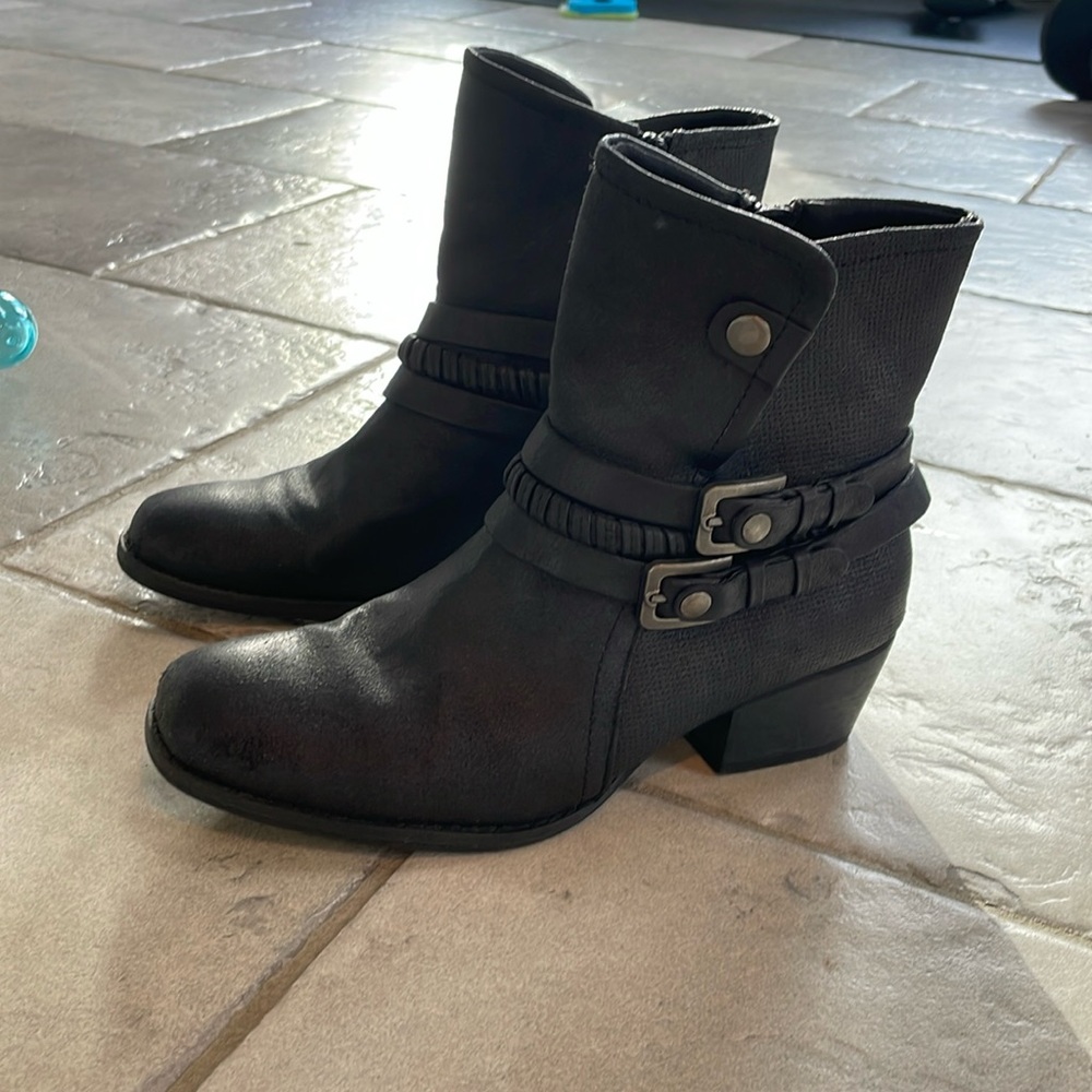 BareTraps black mid booties size 8